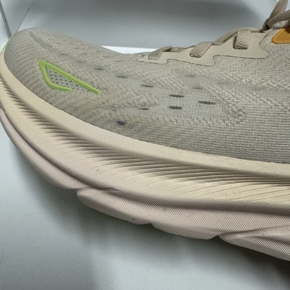 Hoka Clifton 9 Cream Vanilla Astral Running Shoes 1127896 VLS Women's Size 10.5